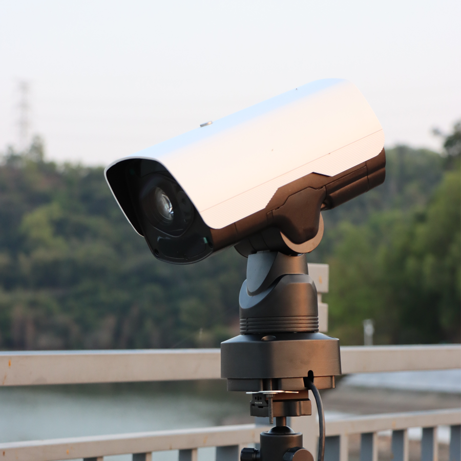 BirdGoo-Mini Smart Outdoor bird defense system with Laser Autonomic deterrents