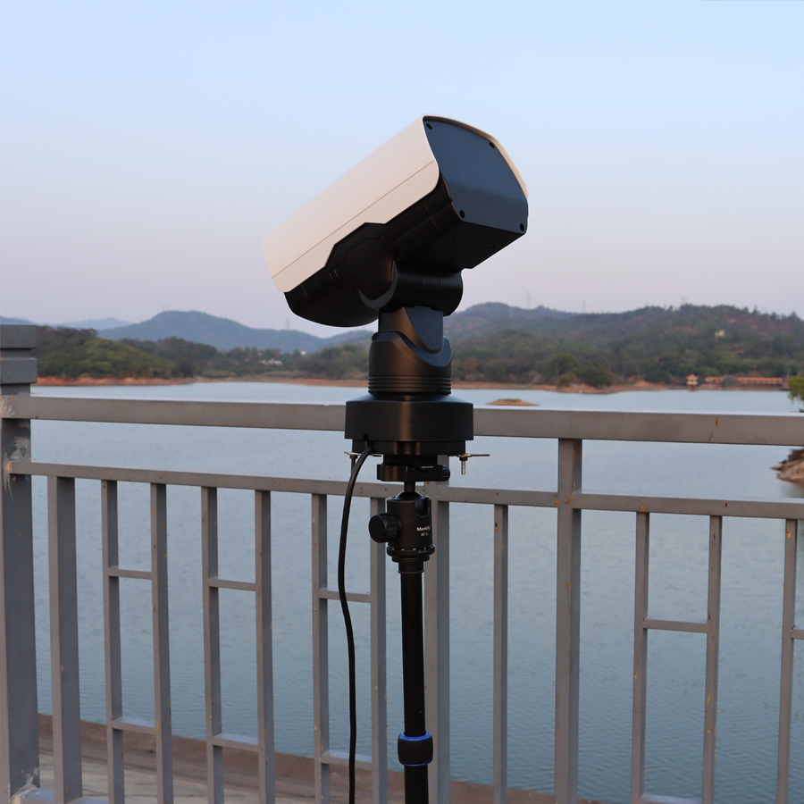 BirdGoo-Mini Smart Outdoor bird defense system with Laser Autonomic deterrents